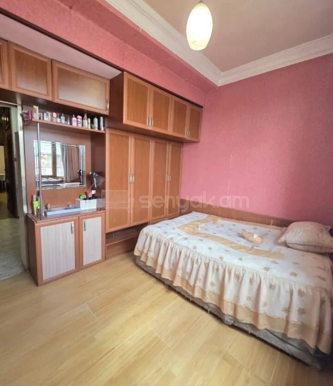 2 Սենյականոց Բնակարան Քարե Շենքում, 42քմ, 3/3 հարկ, Կոսմետիկ Վերանորոգված
