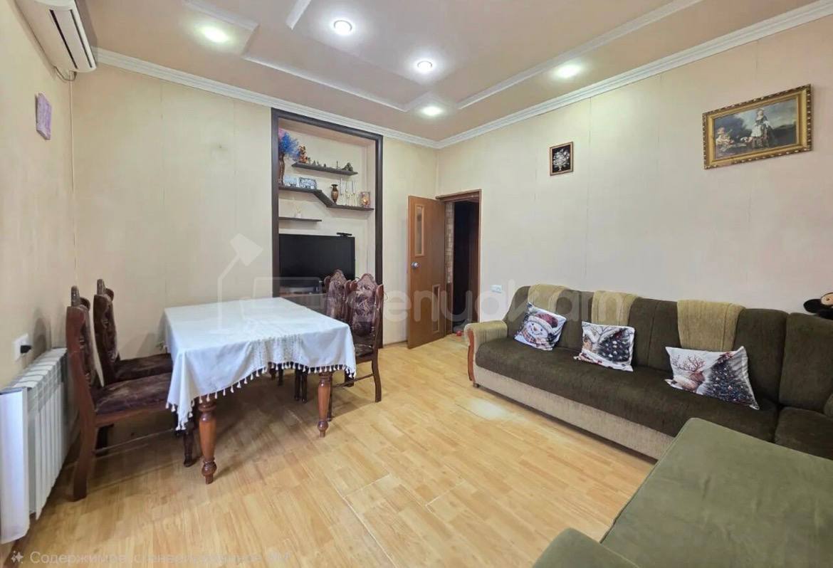 2 Սենյականոց Բնակարան Քարե Շենքում, 42քմ, 3/3 հարկ, Կոսմետիկ Վերանորոգված