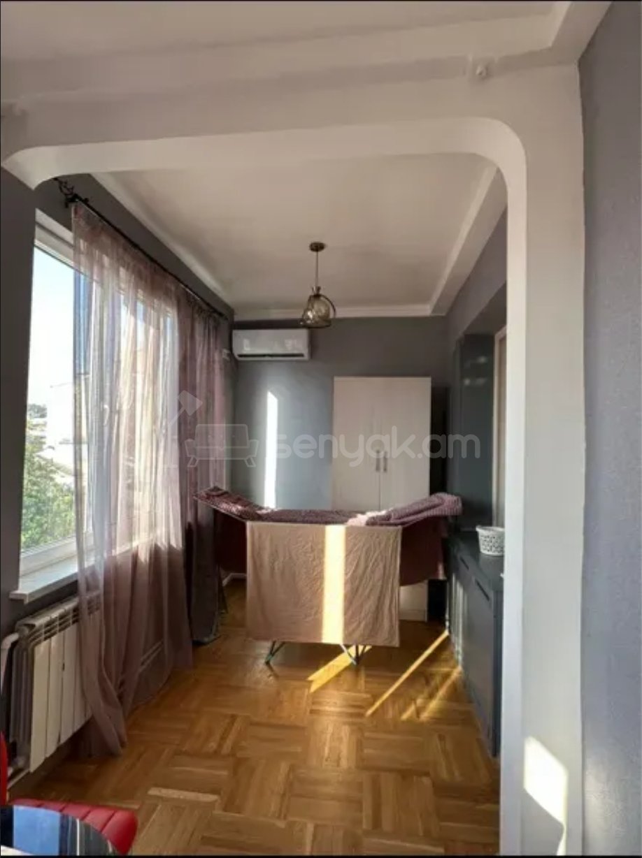 2 Սենյականոց Բնակարան Քարե Շենքում, 64քմ, 4/5 հարկ, Նորմալ Վիճակում, Կահավորված, Արևկող