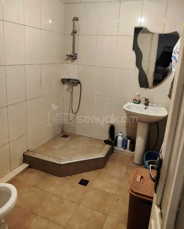 4 Սենյականոց Բնակարան, 84քմ, 6/9 հարկ, Կոսմետիկ Վերանորոգված