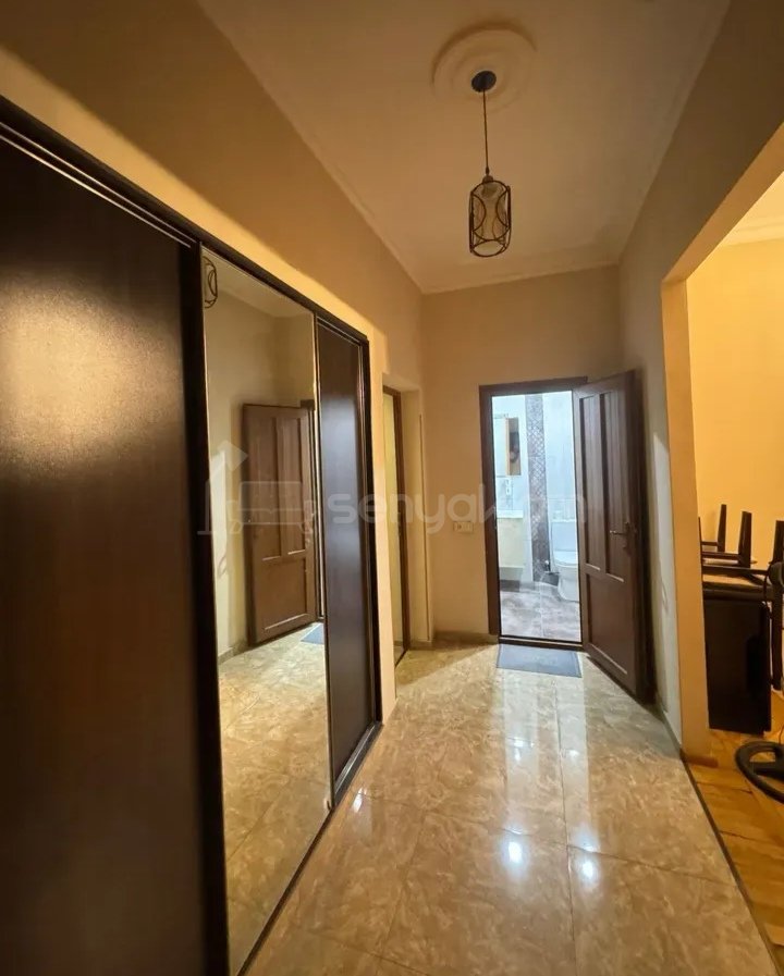 2 Սենյականոց Բնակարան Քարե Շենքում, 65քմ, 4/5 հարկ, Նորմալ Վիճակում, Կահավորված