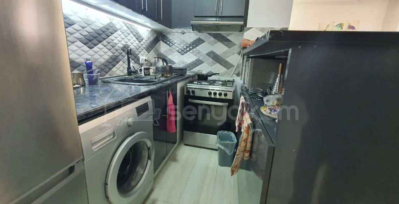 3 Սենյականոց Բնակարան Քարե Շենքում, 70քմ, 3/5 հարկ, Նորմալ Վիճակում, Կահավորված