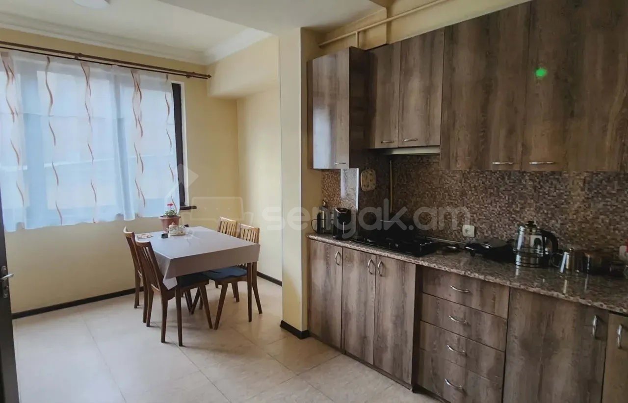 3 Սենյականոց Բնակարան, 71քմ, 2/9 հարկ, Կապիտալ Վերանորոգված