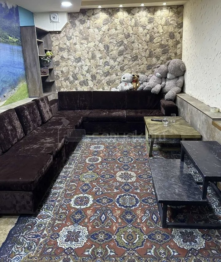 1 Սենյականոց Բնակարան Քարե Շենքում, 32քմ, 1/4 հարկ, Նորմալ Վիճակում, Կահավորված