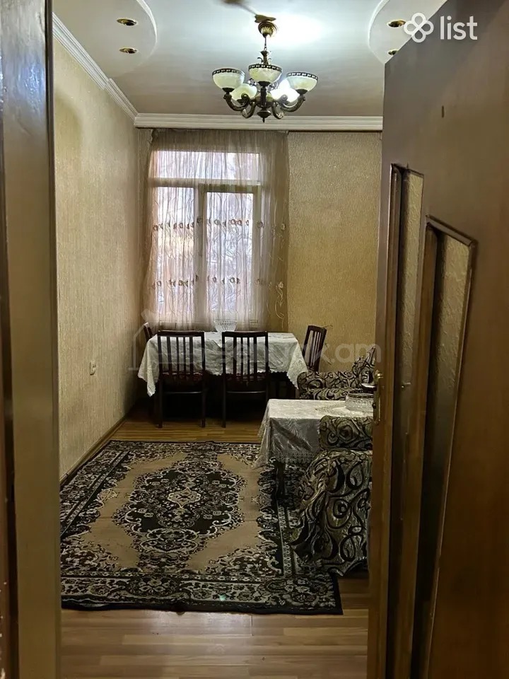 2 Սենյականոց Բնակարան Քարե Շենքում, 40քմ, 1/1 հարկ, Նորմալ Վիճակում, Կահավորված