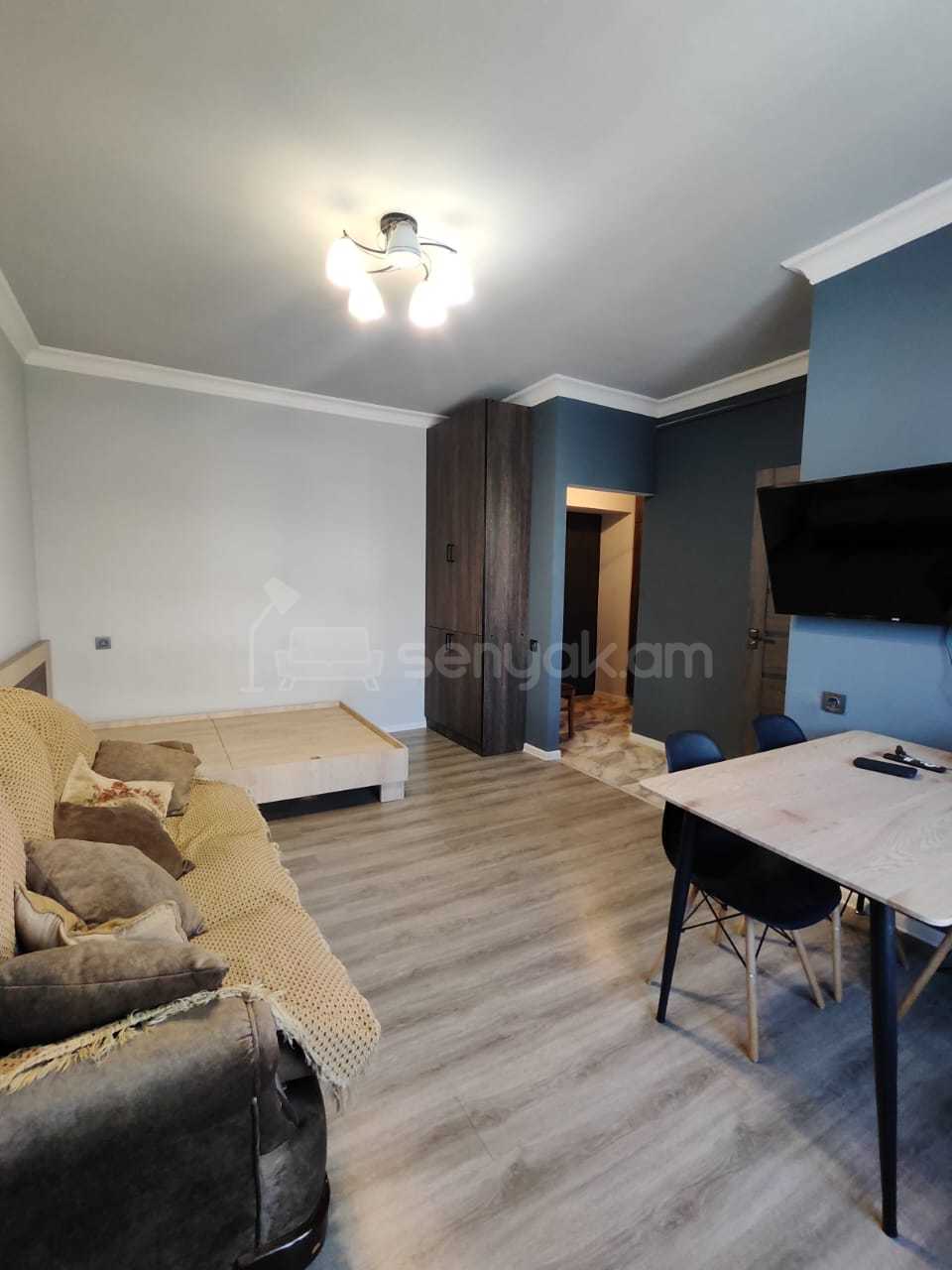 1 Սենյականոց Բնակարան Քարե Շենքում, 35քմ, 4/5 հարկ, Կապիտալ Վերանորոգված, Կահավորված, Արևկող