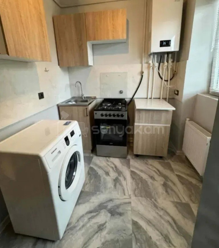 1 Սենյականոց Բնակարան Քարե Շենքում, 35քմ, 4/5 հարկ, Կապիտալ Վերանորոգված, Կահավորված, Արևկող