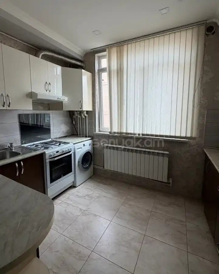 2 Սենյականոց Բնակարան Քարե Շենքում, 50քմ, 4/5 հարկ, Կապիտալ Վերանորոգված, Կահավորված