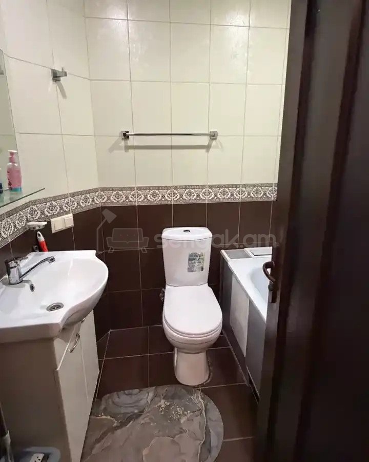 2 Սենյականոց Բնակարան Քարե Շենքում, 50քմ, 4/5 հարկ, Կապիտալ Վերանորոգված, Կահավորված