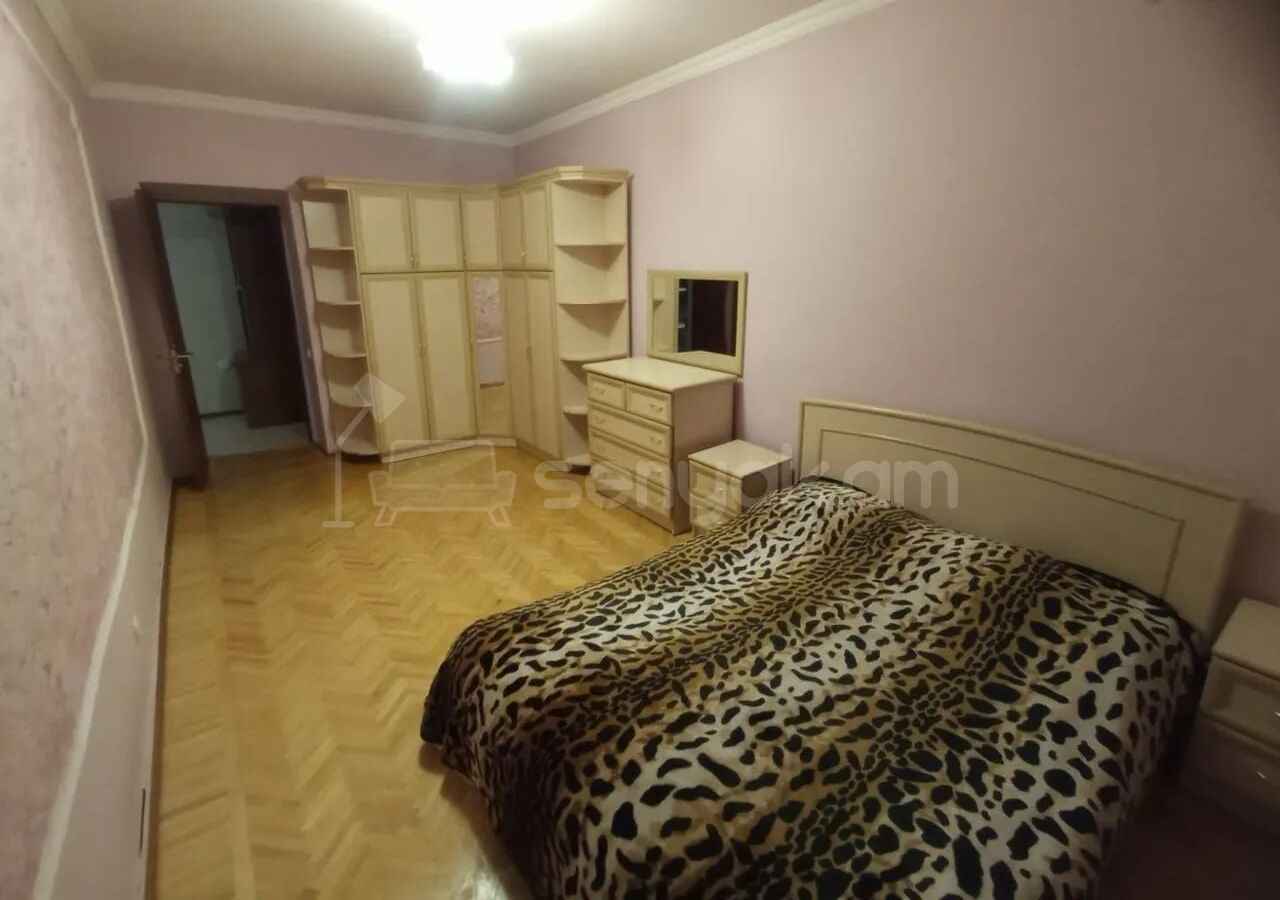 2 Սենյականոց Բնակարան Քարե Շենքում, 60քմ, 5/5 հարկ, Կապիտալ Վերանորոգված, Կահավորված