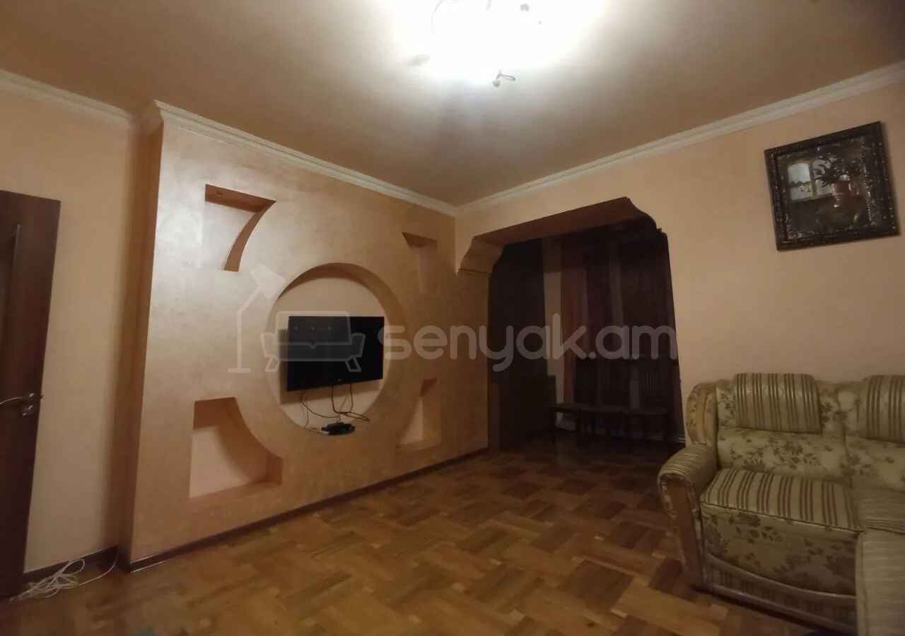 2 Սենյականոց Բնակարան Քարե Շենքում, 60քմ, 5/5 հարկ, Կապիտալ Վերանորոգված, Կահավորված