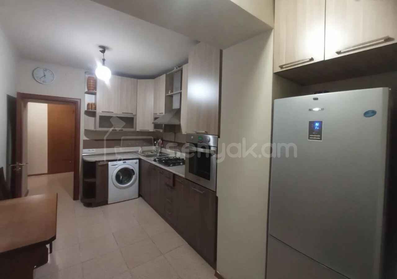 2 Սենյականոց Բնակարան Քարե Շենքում, 60քմ, 5/5 հարկ, Կապիտալ Վերանորոգված, Կահավորված