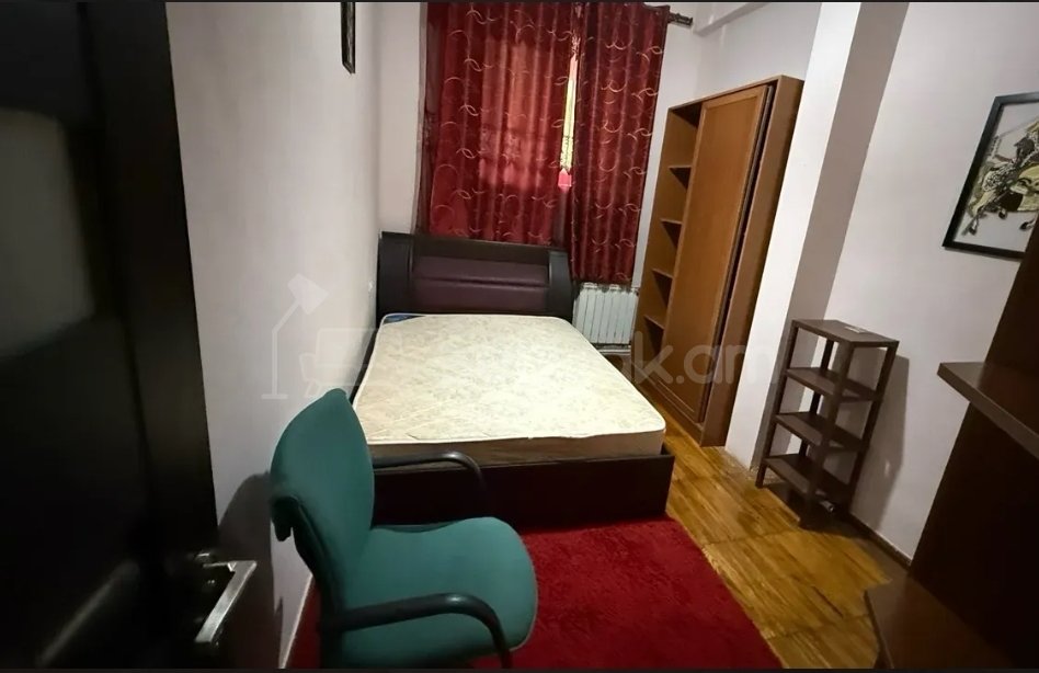 3 Սենյականոց Բնակարան Քարե Շենքում, 90քմ, 1/5 հարկ, Կապիտալ Վերանորոգված, Կահավորված, Արևկող