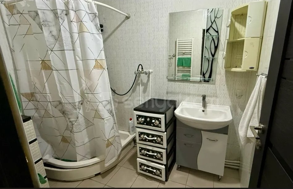 3 Սենյականոց Բնակարան Քարե Շենքում, 90քմ, 1/5 հարկ, Կապիտալ Վերանորոգված, Կահավորված, Արևկող