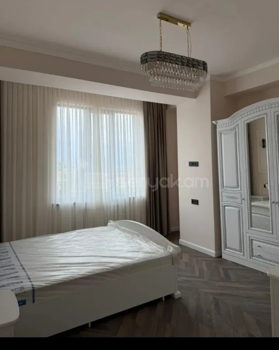 4 Սենյականոց Բնակարան Նորակառույցում, 105քմ, 4/16 հարկ, Կապիտալ Վերանորոգված, Կահավորված