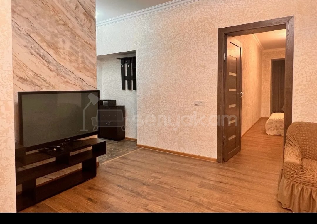 2 Սենյականոց Բնակարան Քարե Շենքում, 53քմ, 3/5 հարկ, Կապիտալ Վերանորոգված, Կահավորված