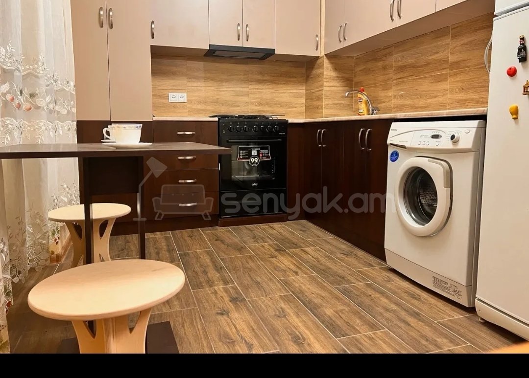2 Սենյականոց Բնակարան Քարե Շենքում, 53քմ, 3/5 հարկ, Կապիտալ Վերանորոգված, Կահավորված