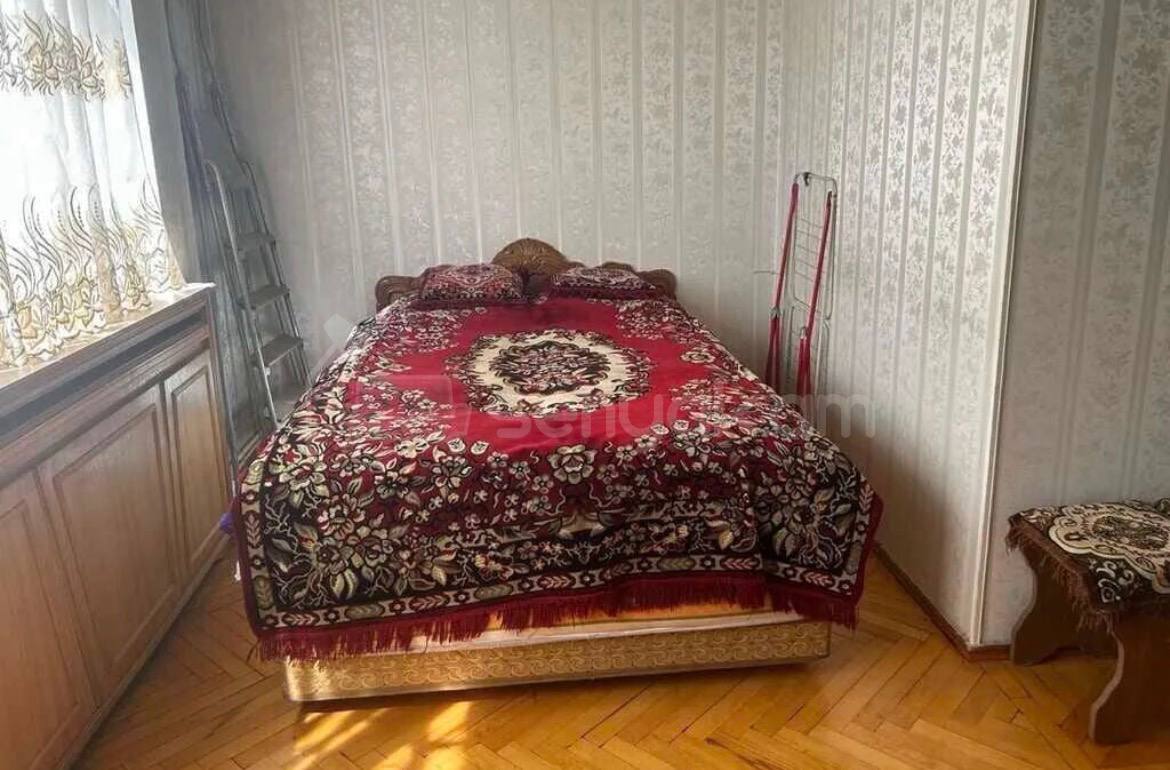1 Սենյականոց Բնակարան Քարե Շենքում, 54քմ, 1/4 հարկ, Նորմալ Վիճակում, Կահավորված