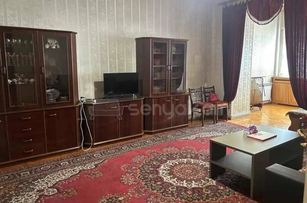 1 Սենյականոց Բնակարան Քարե Շենքում, 54քմ, 1/4 հարկ, Նորմալ Վիճակում, Կահավորված