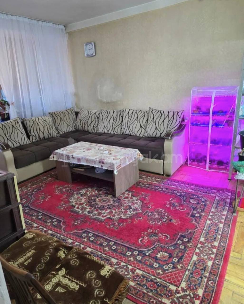 2 Սենյականոց Բնակարան Քարե Շենքում, 63քմ, 5/5 հարկ, Պետական Վիճակում