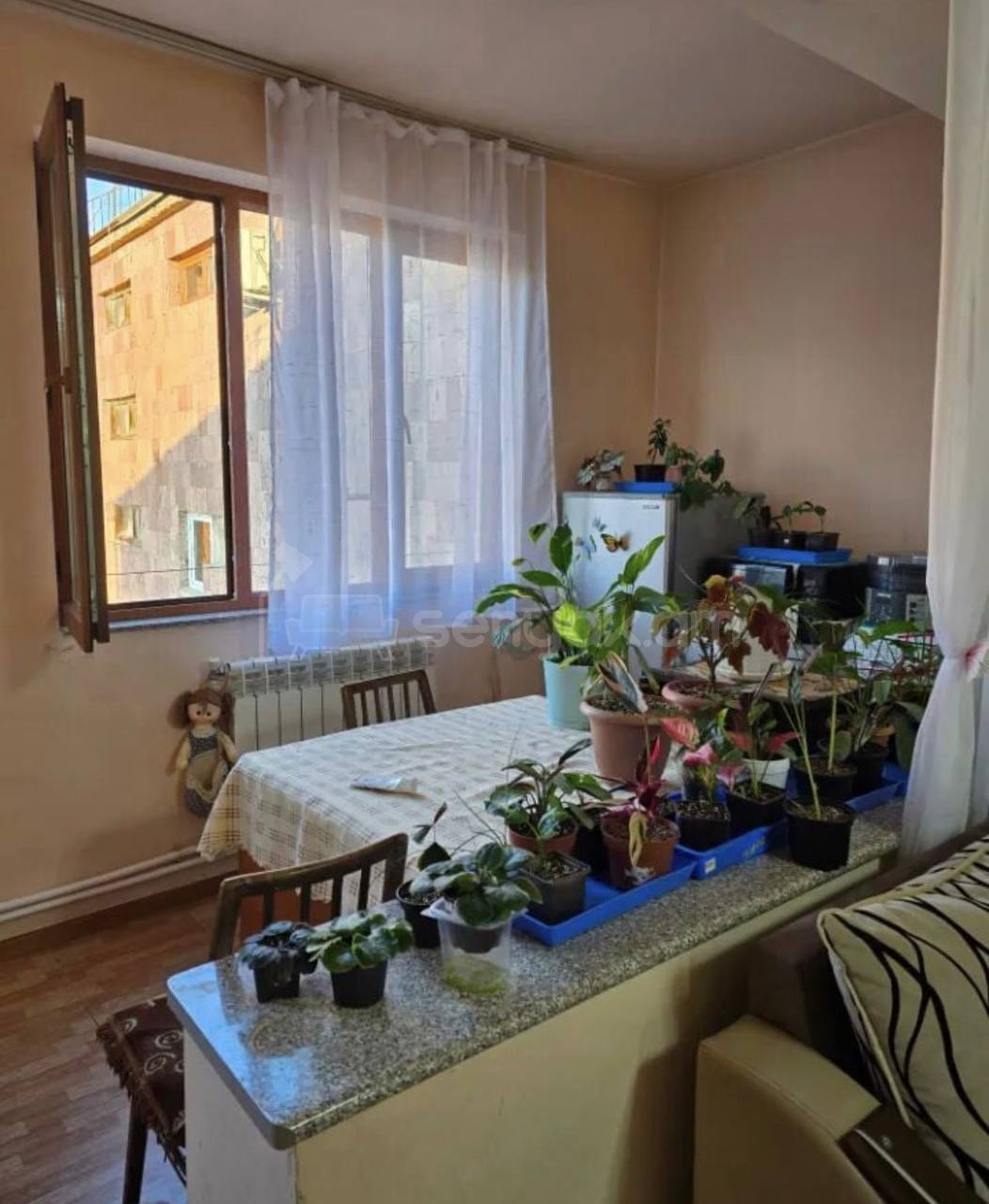 2 Սենյականոց Բնակարան Քարե Շենքում, 63քմ, 5/5 հարկ, Պետական Վիճակում