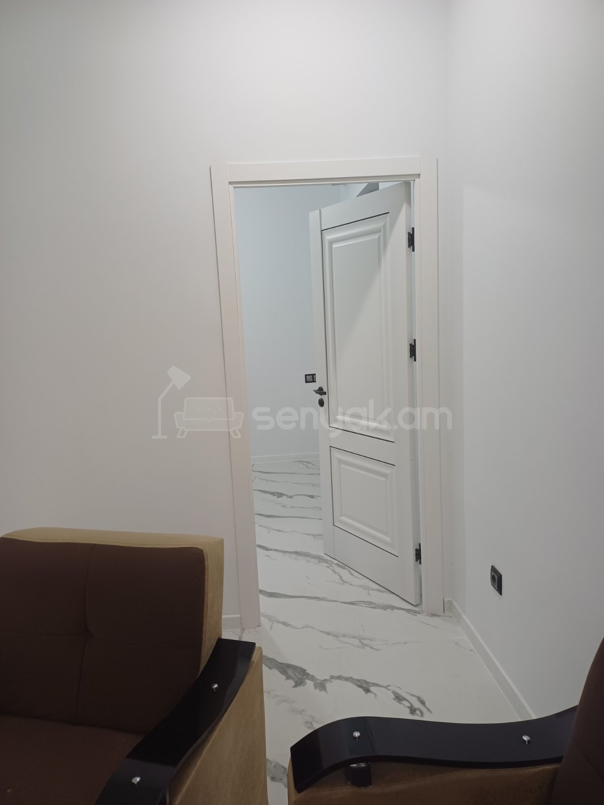 3 Սենյականոց Բնակարան Քարե Շենքում, 80քմ, 1/2 հարկ, Կապիտալ Վերանորոգված, Կահավորված, Արևկող