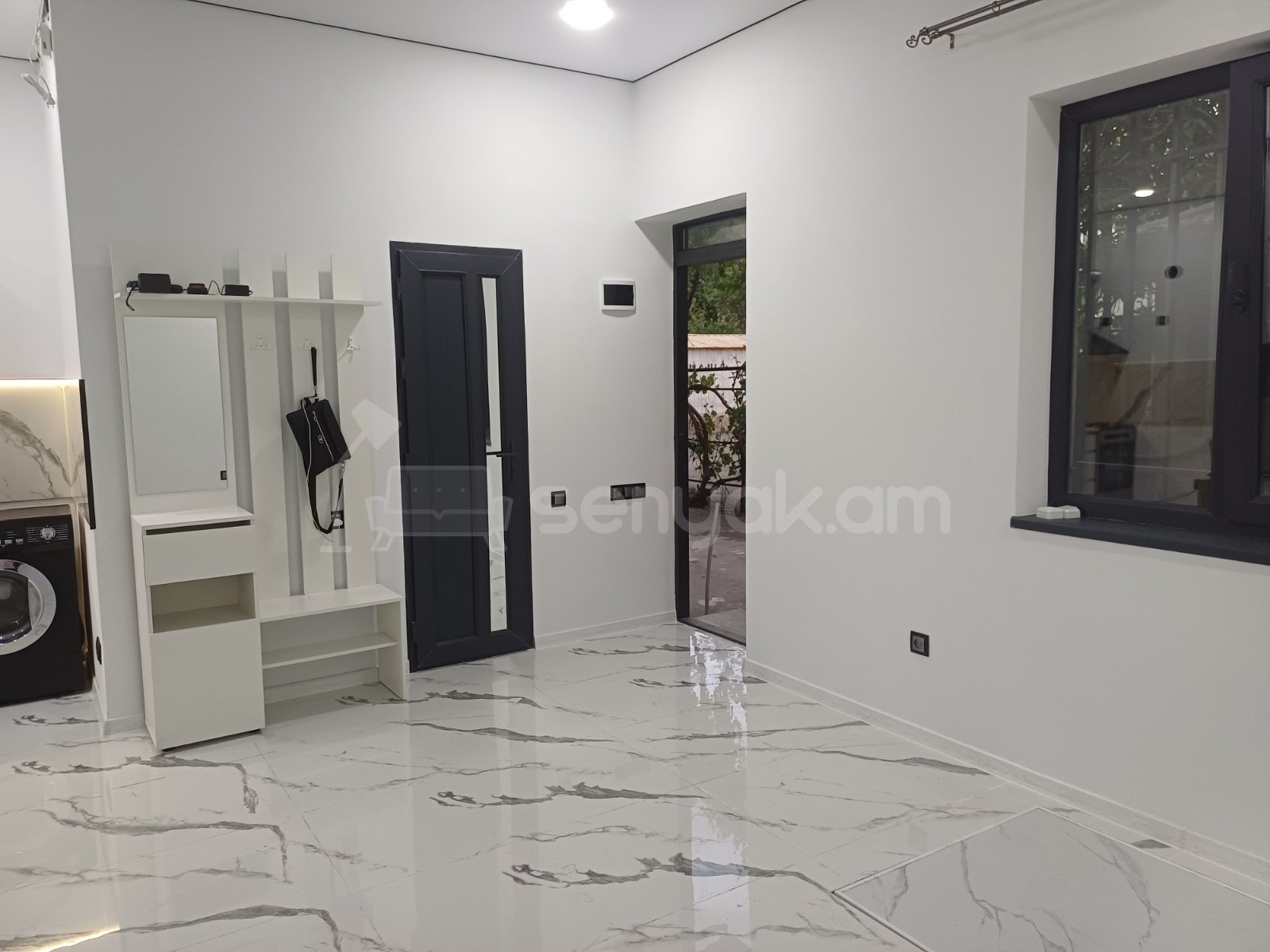 3 Սենյականոց Բնակարան Քարե Շենքում, 80քմ, 1/2 հարկ, Կապիտալ Վերանորոգված, Կահավորված, Արևկող