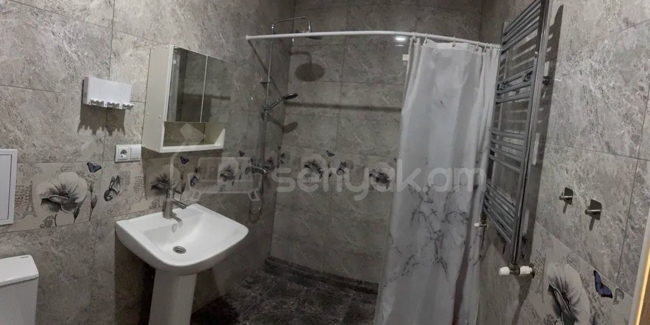 2 Սենյականոց Բնակարան, 65քմ, 1/17 հարկ, Նորմալ Վիճակում, Կահավորված
