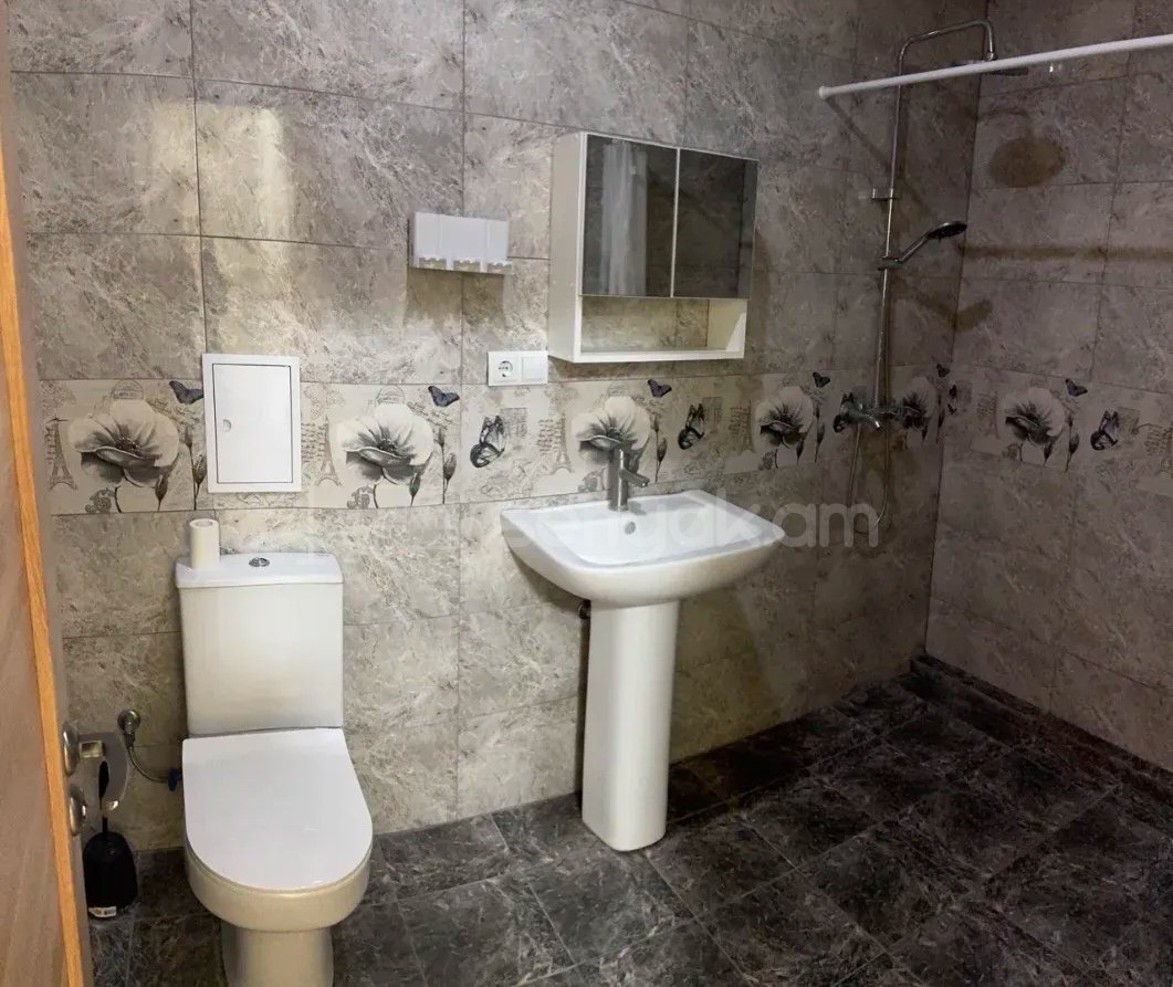 2 Սենյականոց Բնակարան, 65քմ, 1/17 հարկ, Նորմալ Վիճակում, Կահավորված
