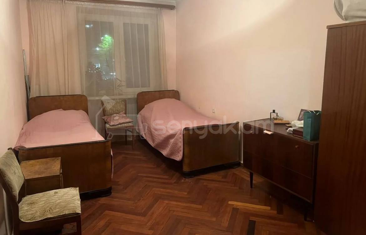 2 Սենյականոց Բնակարան Քարե Շենքում, 58քմ, 3/5 հարկ, Կոսմետիկ Վերանորոգված, Կահավորված, Արևկող
