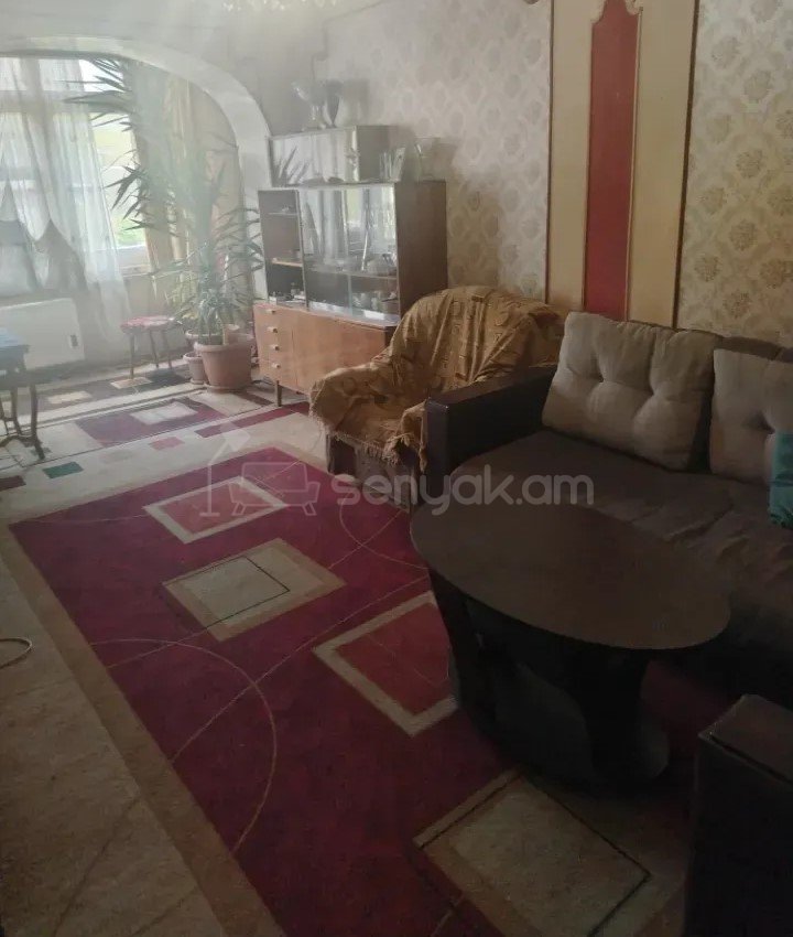 3 Սենյականոց Բնակարան Քարե Շենքում, 70քմ, 4/5 հարկ, Պետական Վիճակում