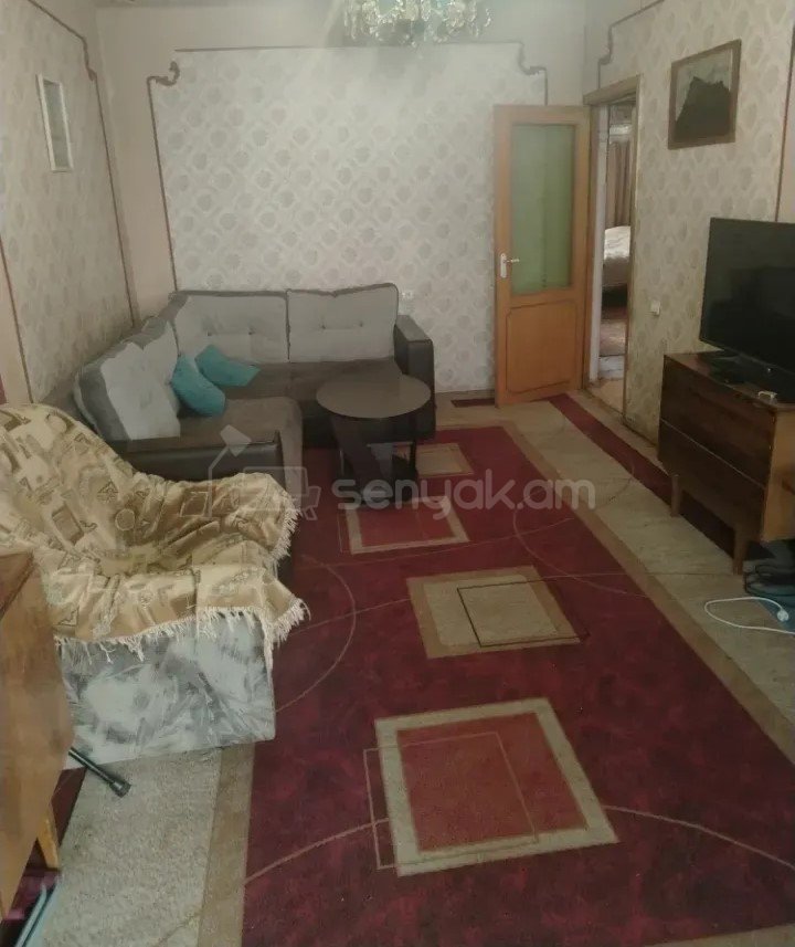 3 Սենյականոց Բնակարան Քարե Շենքում, 70քմ, 4/5 հարկ, Պետական Վիճակում