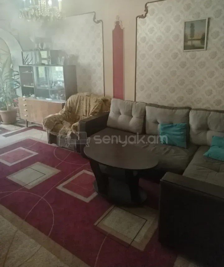 3 Սենյականոց Բնակարան Քարե Շենքում, 70քմ, 4/5 հարկ, Պետական Վիճակում