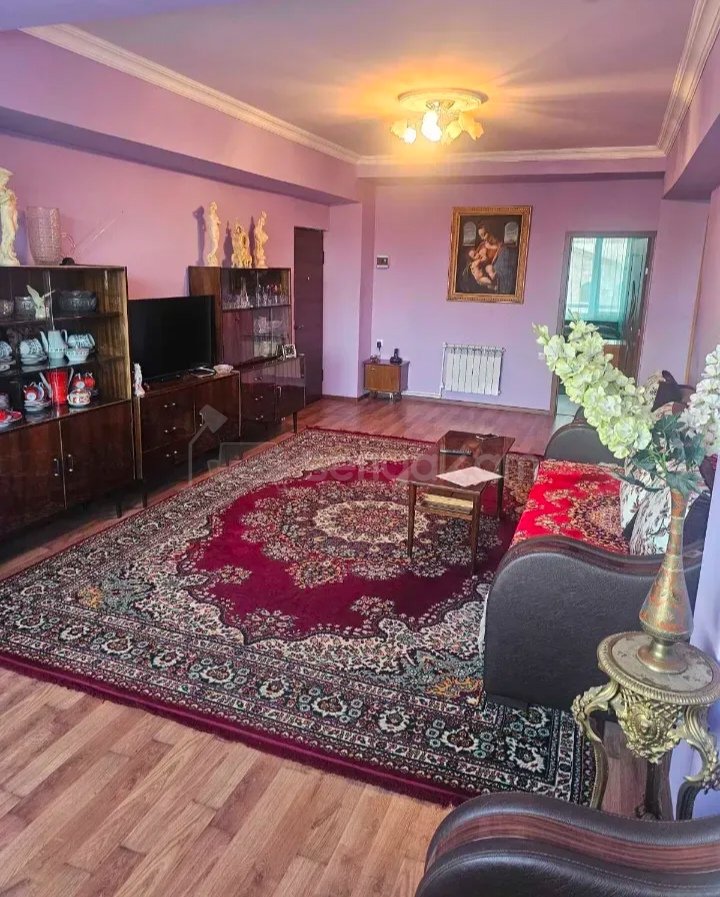 3 Սենյականոց Բնակարան, 100քմ, 6/10 հարկ, Նորմալ Վիճակում, Կահավորված