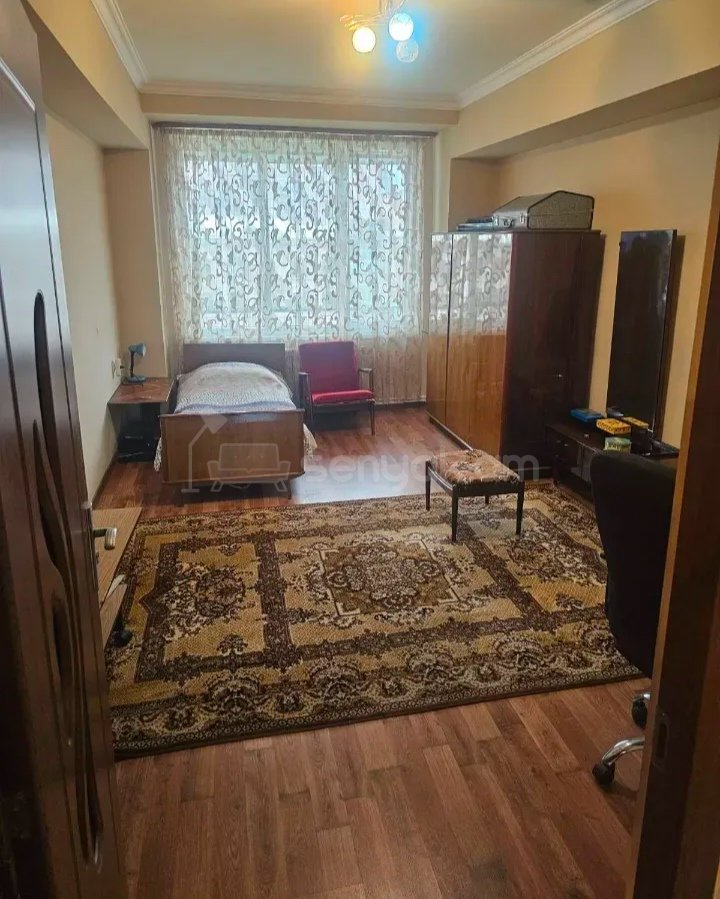 3 Սենյականոց Բնակարան, 100քմ, 6/10 հարկ, Նորմալ Վիճակում, Կահավորված