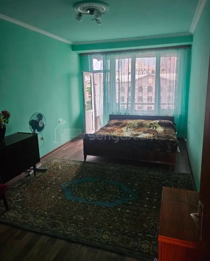 3 Սենյականոց Բնակարան, 100քմ, 6/10 հարկ, Նորմալ Վիճակում, Կահավորված