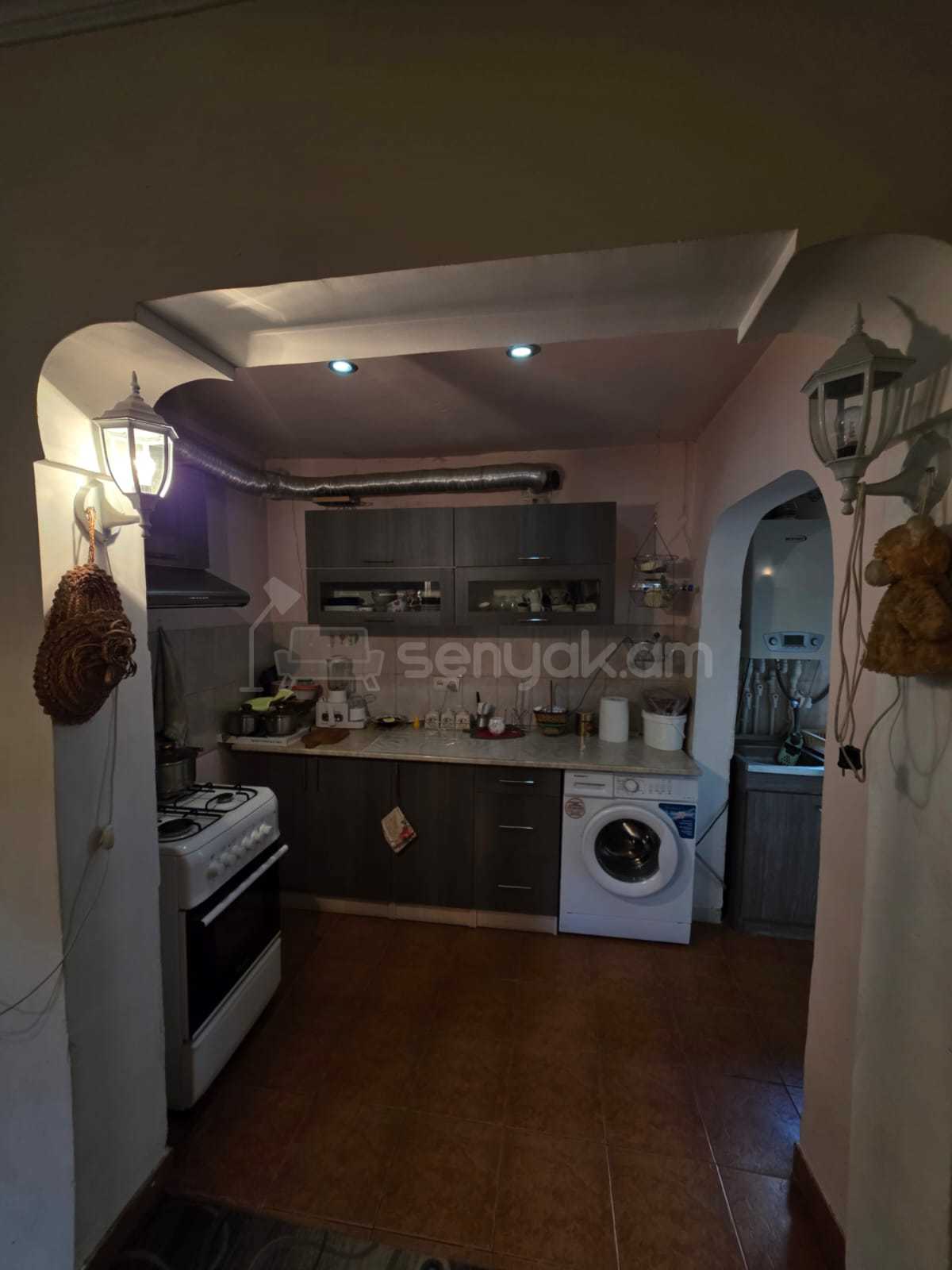 3 Սենյականոց Սեփական Տուն, 63քմ, Կապիտալ Վերանորոգված