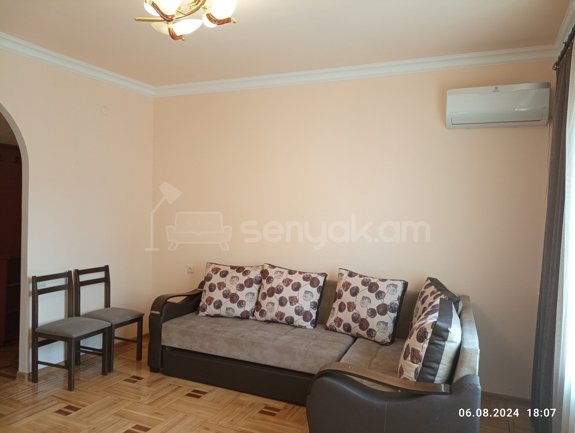 2 Սենյականոց Բնակարան Քարե Շենքում, 62քմ, 5/5 հարկ, Կապիտալ Վերանորոգված, Կահավորված, Արևկող