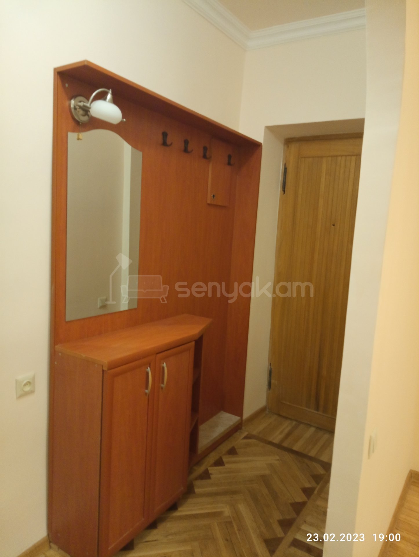 2 Սենյականոց Բնակարան Քարե Շենքում, 62քմ, 5/5 հարկ, Կապիտալ Վերանորոգված, Կահավորված, Արևկող