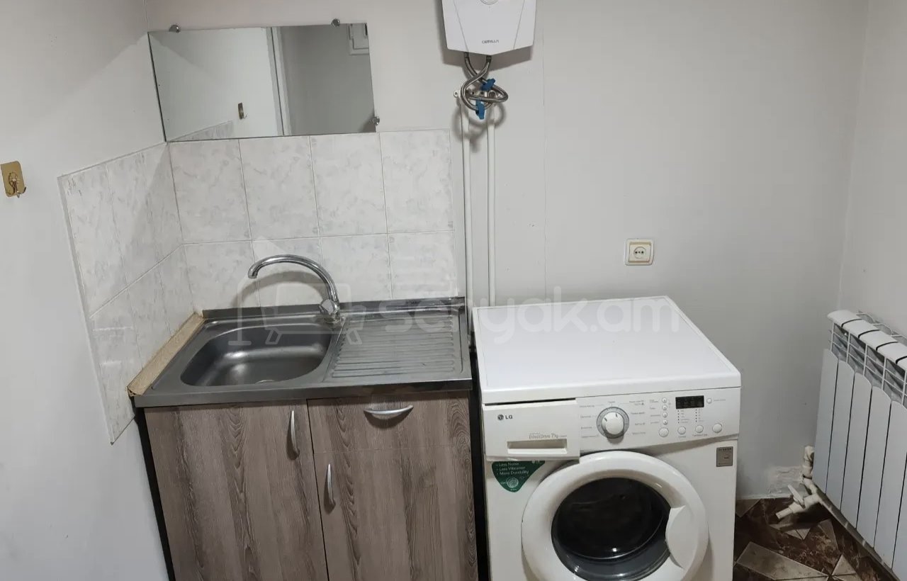 1 Սենյականոց Բնակարան Քարե Շենքում, 38քմ, 1/1 հարկ, Նորմալ Վիճակում, Կահավորված, Արևկող