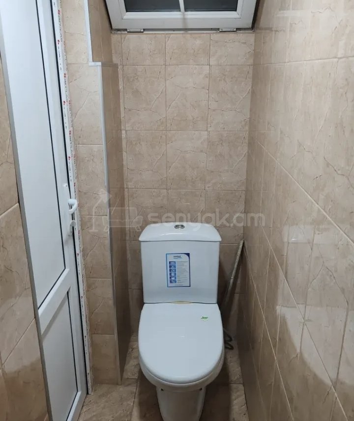 1 Սենյականոց Բնակարան Քարե Շենքում, 38քմ, 1/1 հարկ, Նորմալ Վիճակում, Կահավորված, Արևկող