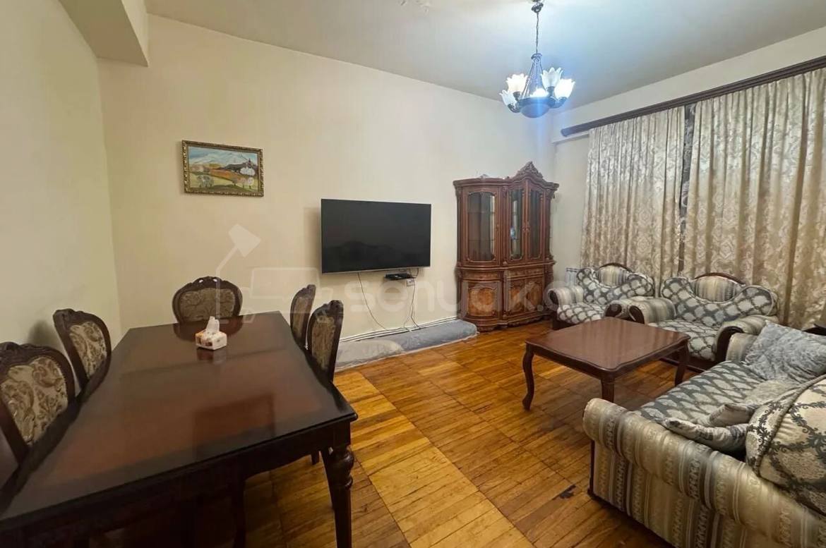 3 Սենյականոց Բնակարան Քարե Շենքում, 90քմ, 1/5 հարկ, Կապիտալ Վերանորոգված, Կահավորված