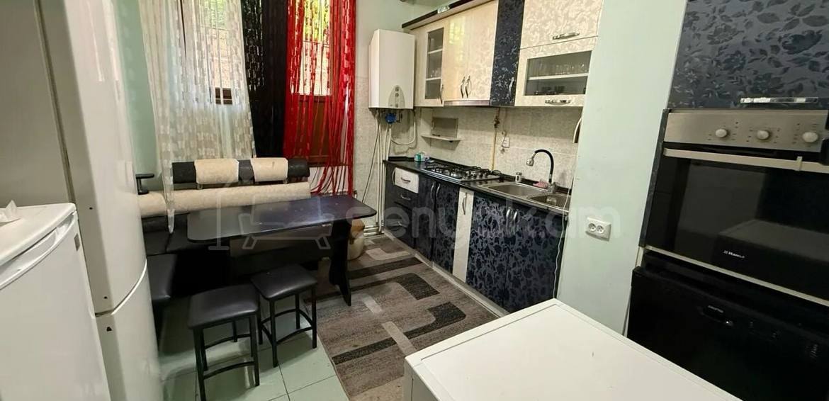 3 Սենյականոց Բնակարան Քարե Շենքում, 90քմ, 1/5 հարկ, Կապիտալ Վերանորոգված, Կահավորված