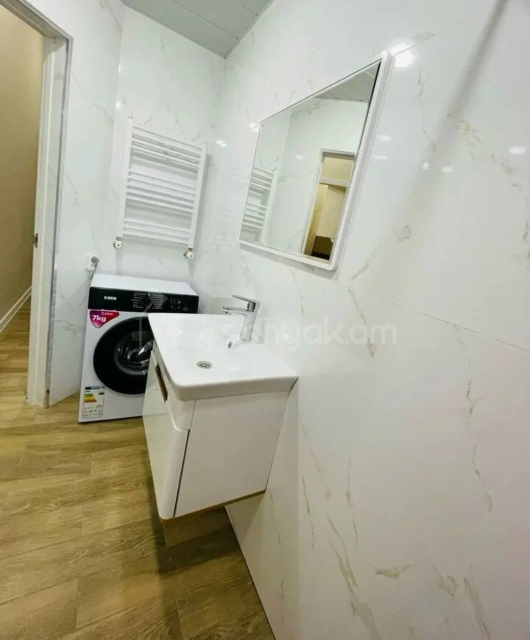 3 Սենյականոց Բնակարան Նորակառույցում, 50քմ, 3/18 հարկ, Կապիտալ Վերանորոգված, Կահավորված
