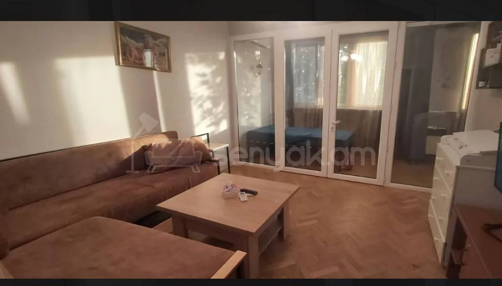 3 Սենյականոց Բնակարան Քարե Շենքում, 50քմ, 4/5 հարկ, Կոսմետիկ Վերանորոգված