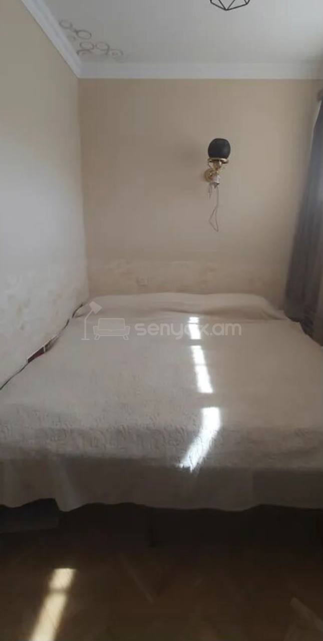 3 Սենյականոց Բնակարան Քարե Շենքում, 50քմ, 4/5 հարկ, Կոսմետիկ Վերանորոգված