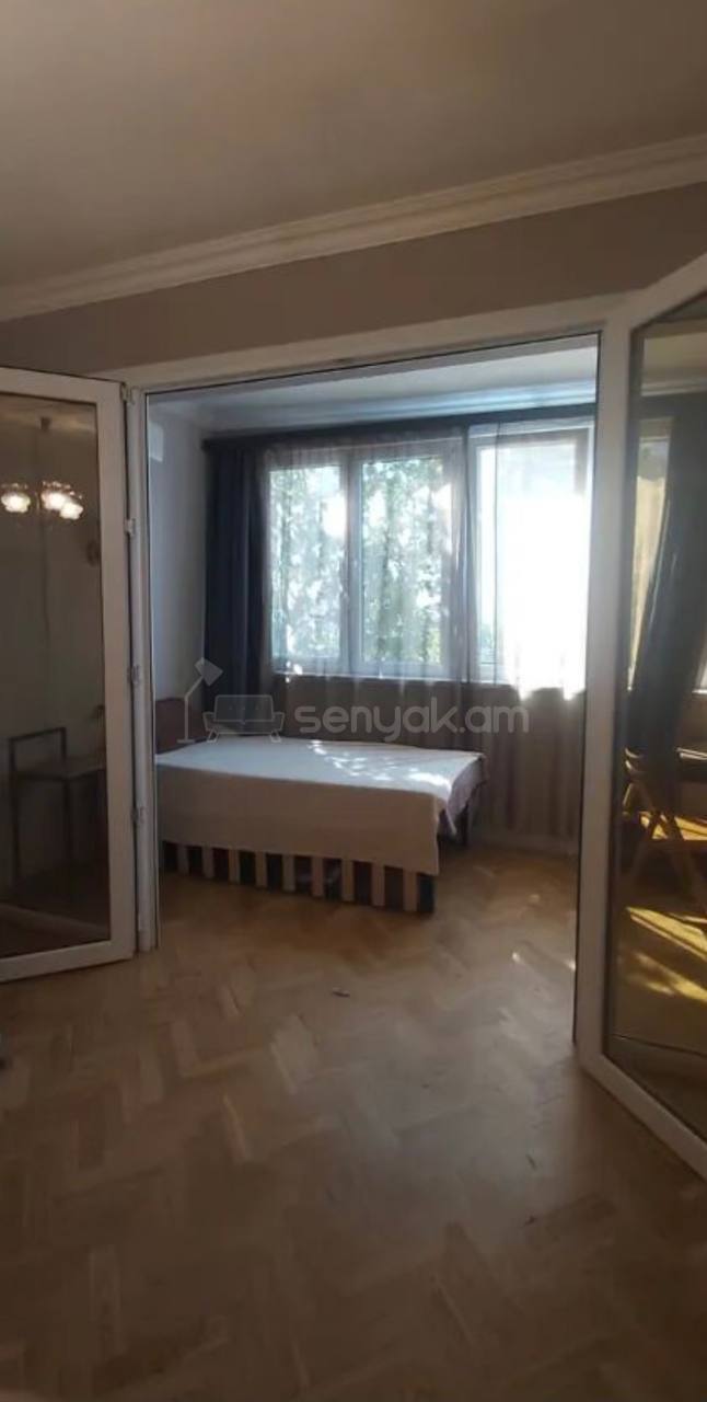 3 Սենյականոց Բնակարան Քարե Շենքում, 50քմ, 4/5 հարկ, Կոսմետիկ Վերանորոգված