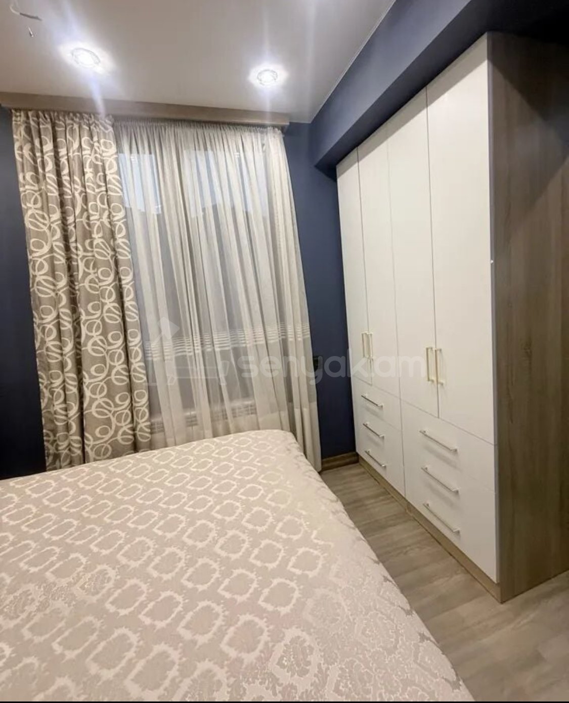 3 Սենյականոց Բնակարան Քարե Շենքում, 55քմ, 3/4 հարկ, Դիզայներական Վերանորոգված