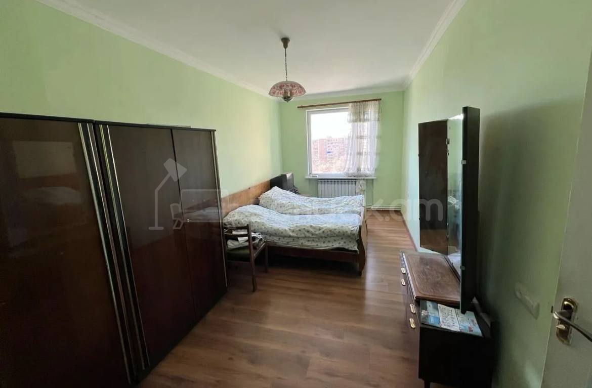 3 Սենյականոց Բնակարան, 70քմ, 5/9 հարկ, Նորմալ Վիճակում, Կահավորված