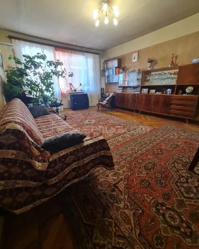 3 Սենյականոց Բնակարան, 114քմ, 8/8 հարկ, Պետական Վիճակում